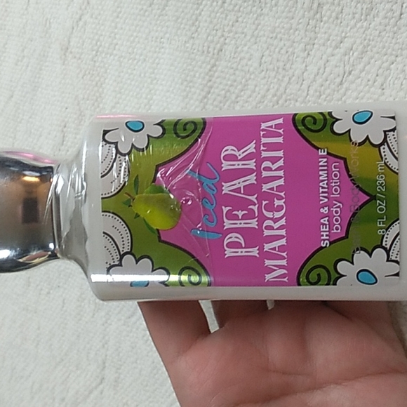 Bath and Body Works Bundle Spray & Lotions - Picture 4 of 8